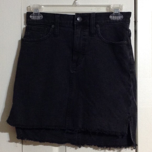 MADEWELL Size 23 Black Charcoal Denim Jean Mini Skirt Frayed Step Hem Stretch - Picture 2 of 6